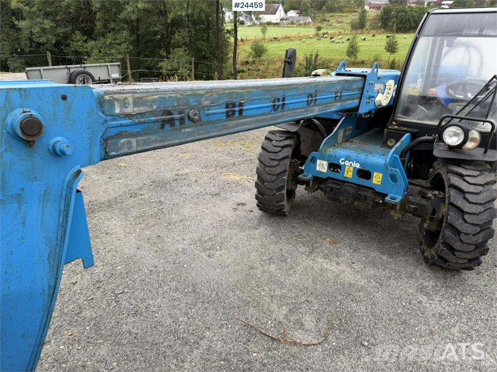 Genie GTH-2506 telescopic handler supplied with a bucket Teleskophjullastere