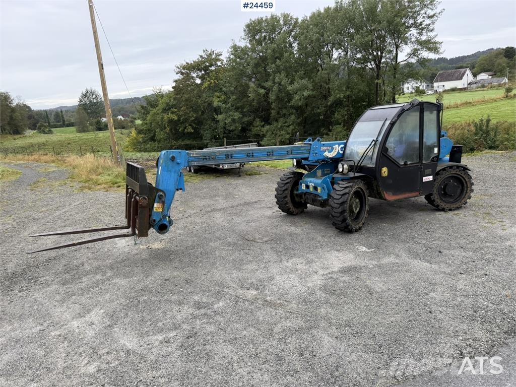 Genie GTH-2506 telescopic handler supplied with a bucket Teleskophjullastere