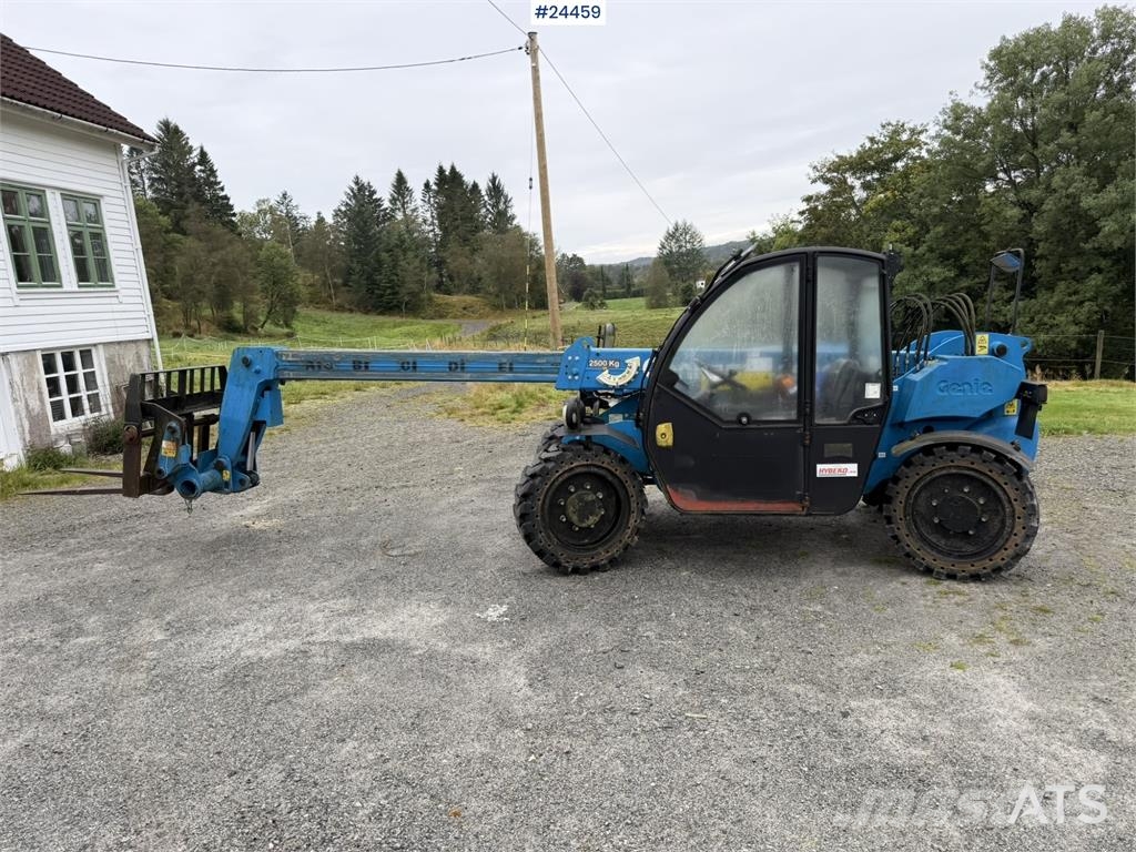 Genie GTH-2506 telescopic handler supplied with a bucket Teleskophjullastere