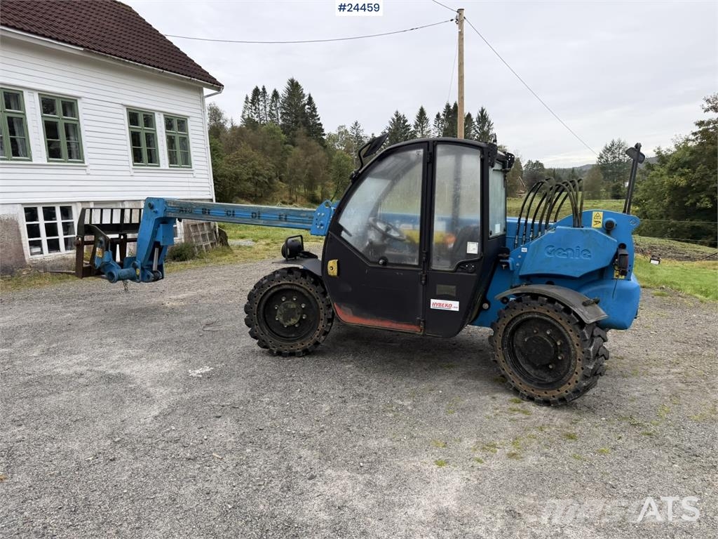 Genie GTH-2506 telescopic handler supplied with a bucket Teleskophjullastere