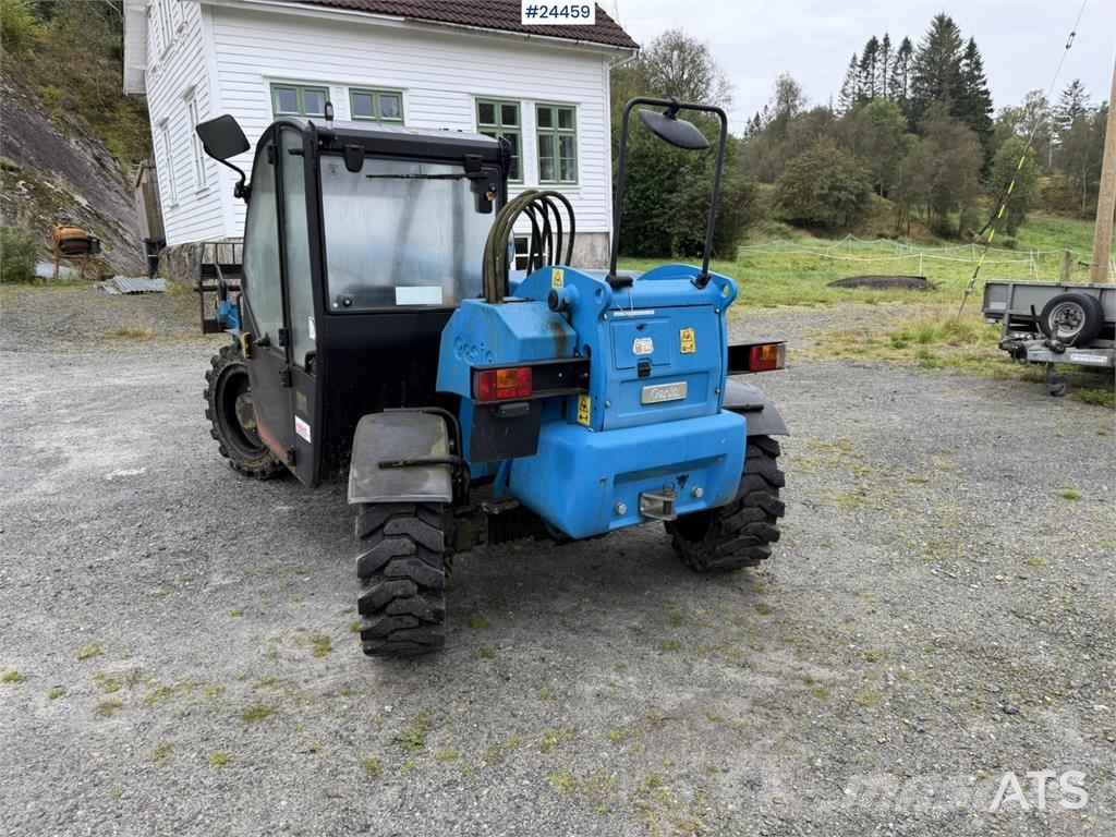 Genie GTH-2506 telescopic handler supplied with a bucket Teleskophjullastere