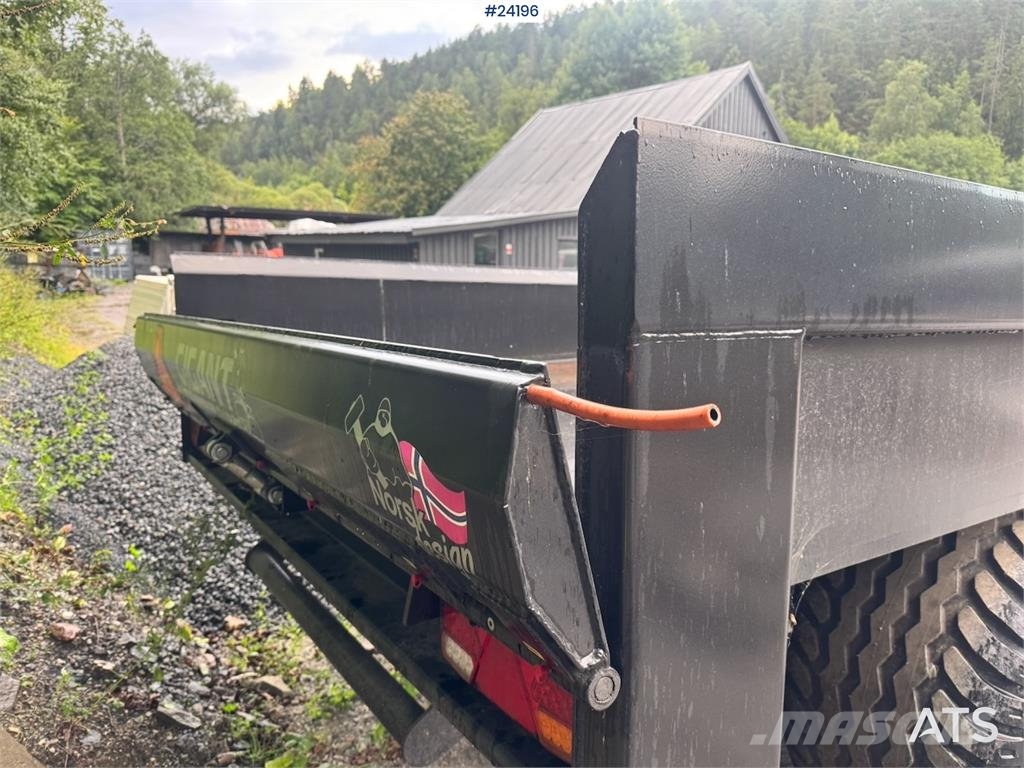 Gigant Trailer for Wheeled Excavator – Unused حفارات بعجل