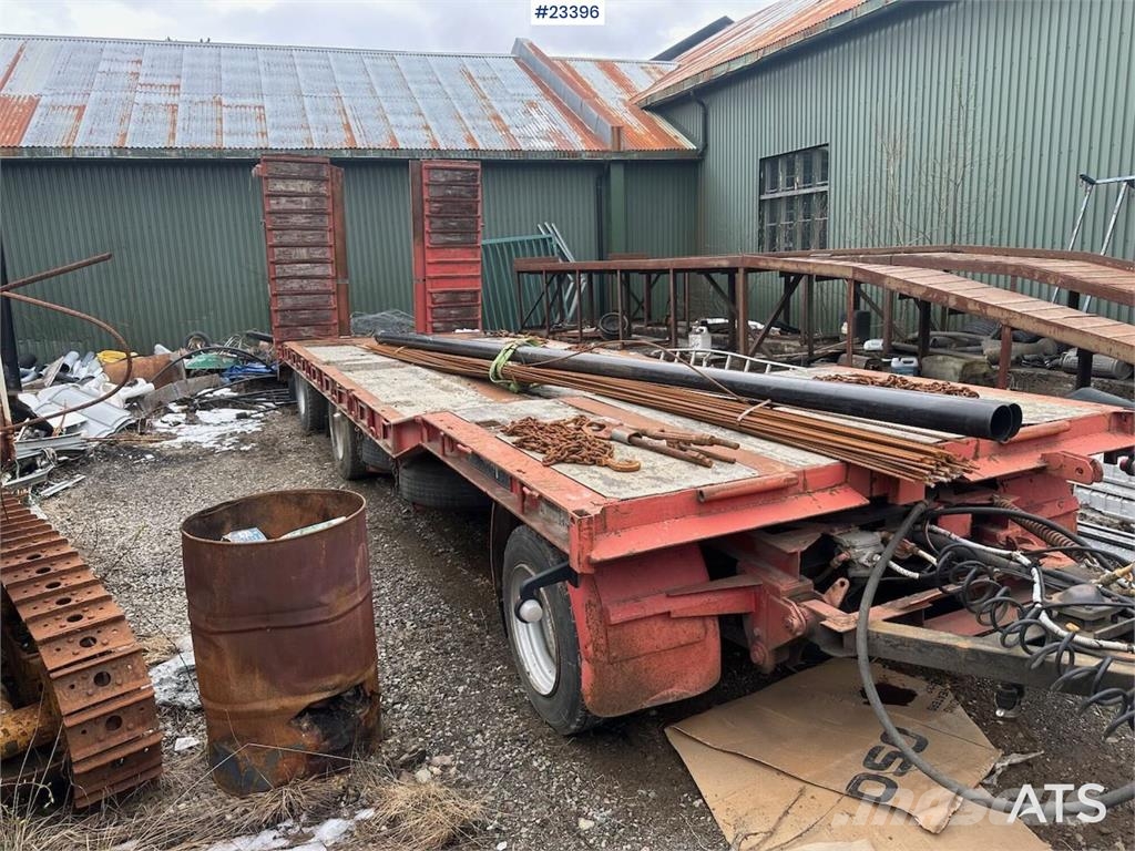 Goldhofer 3 axle machine trailer. لوادر منخفضة