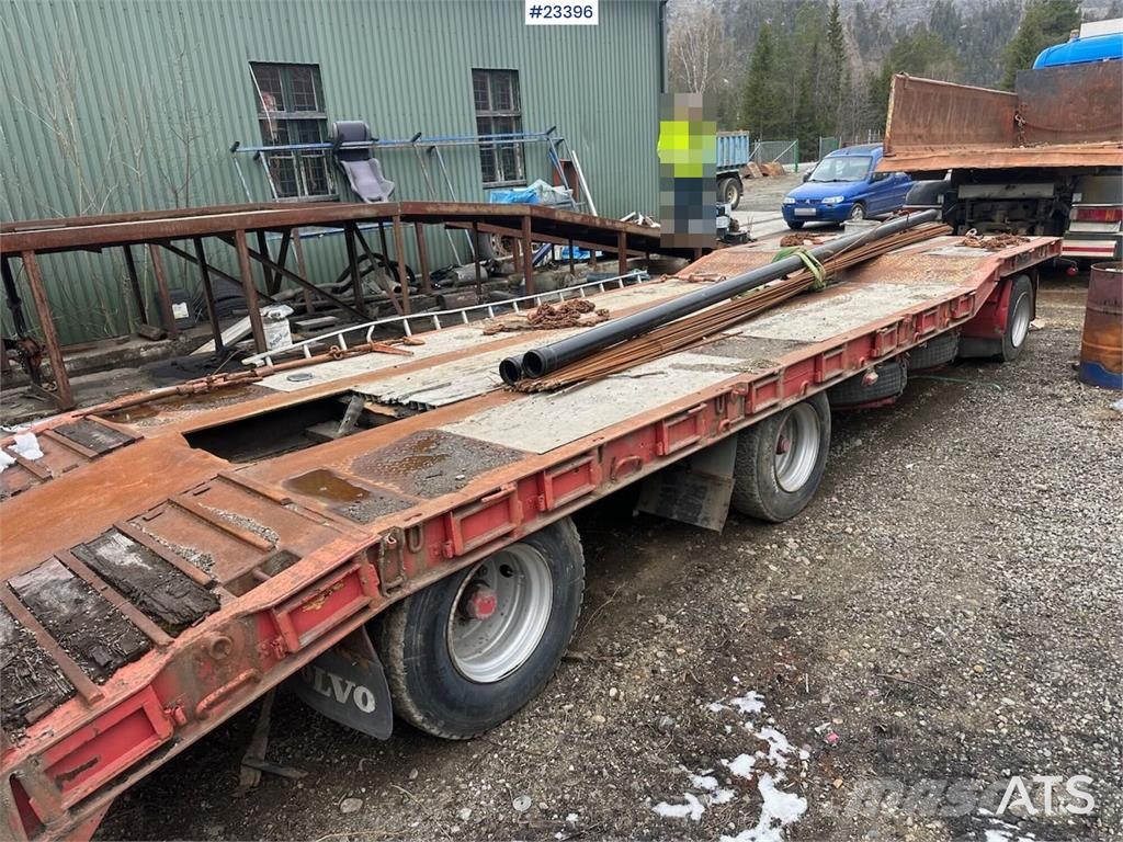Goldhofer 3 axle machine trailer. لوادر منخفضة