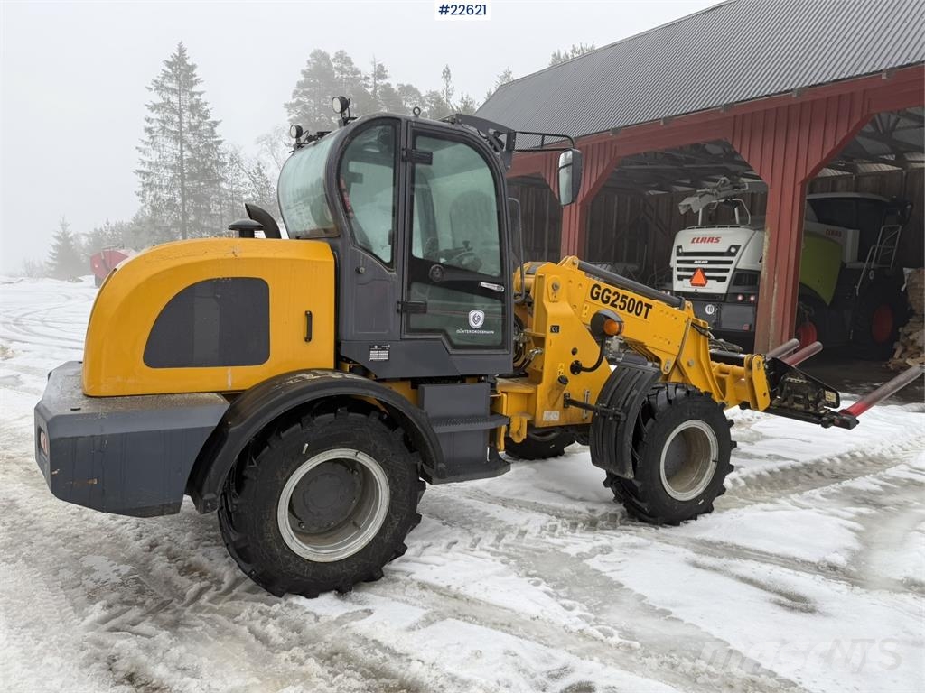 Günter Grossmann Ladowarka GG2500T telehandler with a bucket and l Teleskop-Radlader