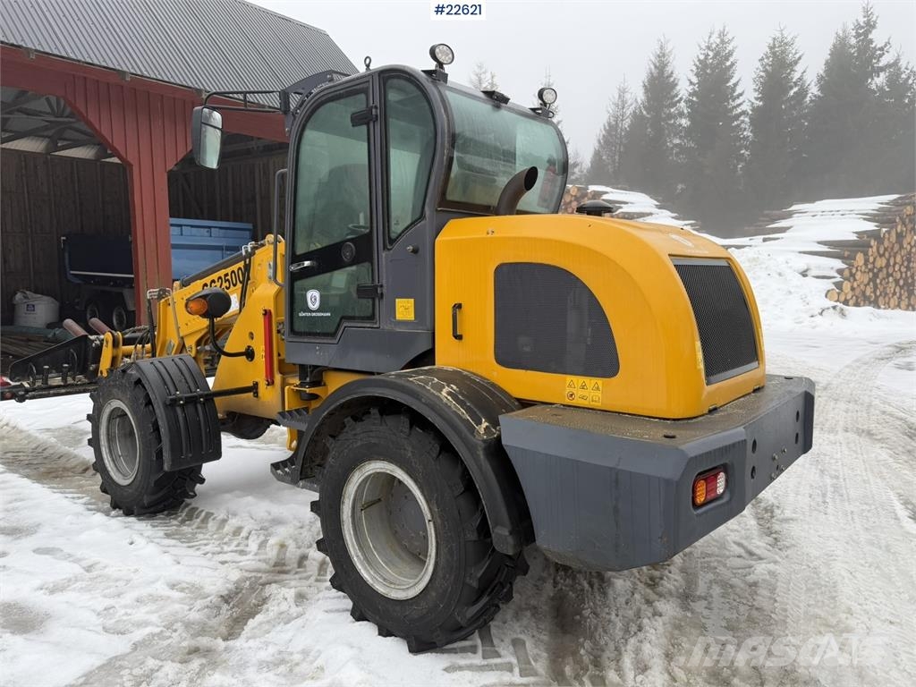 Günter Grossmann Ladowarka GG2500T telehandler with a bucket and l Teleskop-Radlader
