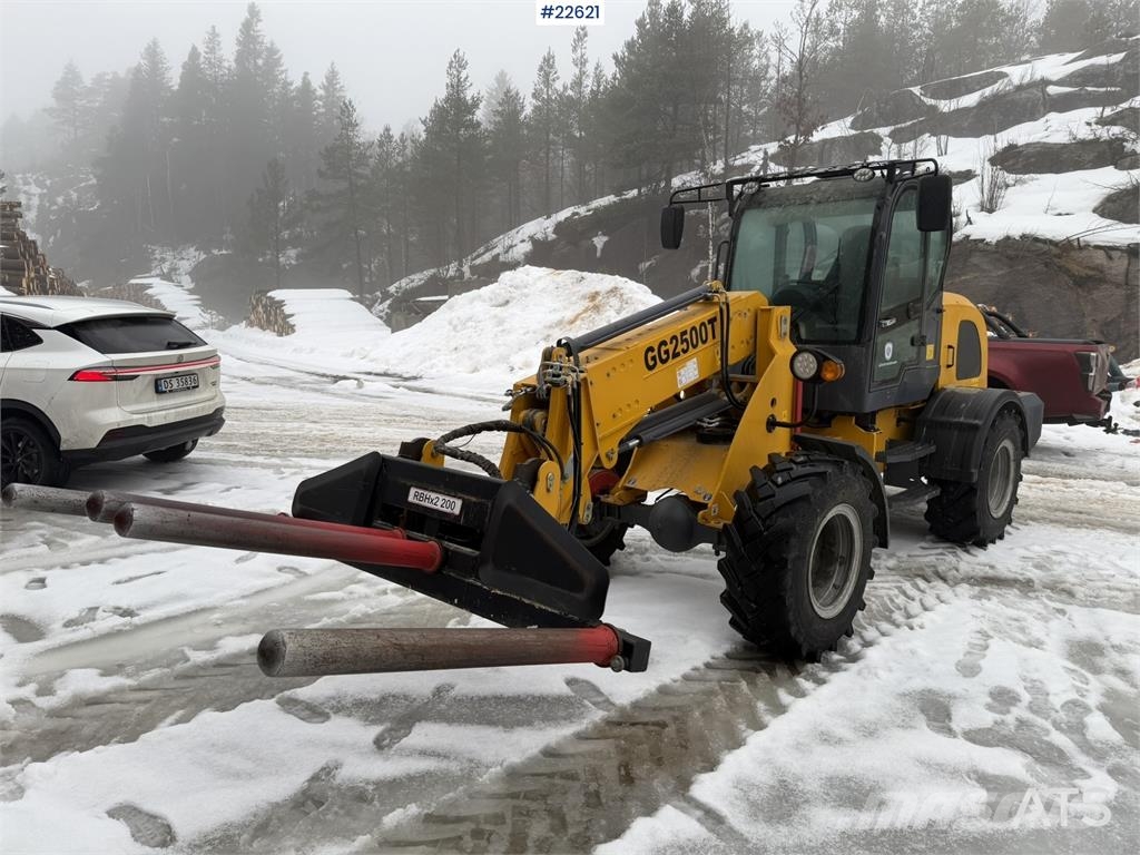 Günter Grossmann Ladowarka GG2500T telehandler with a bucket and l Teleskop-Radlader