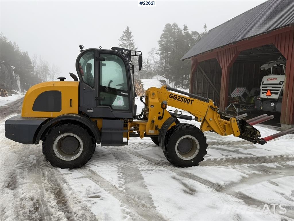 Günter Grossmann Ladowarka GG2500T telehandler with a bucket and l Teleskop-Radlader