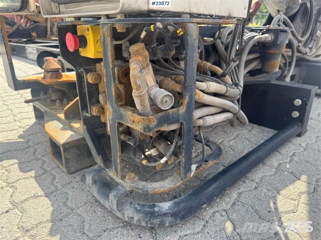 Hammar 140B Sideloader – One Lifting Arm Replaced in 2021 Otros componentes