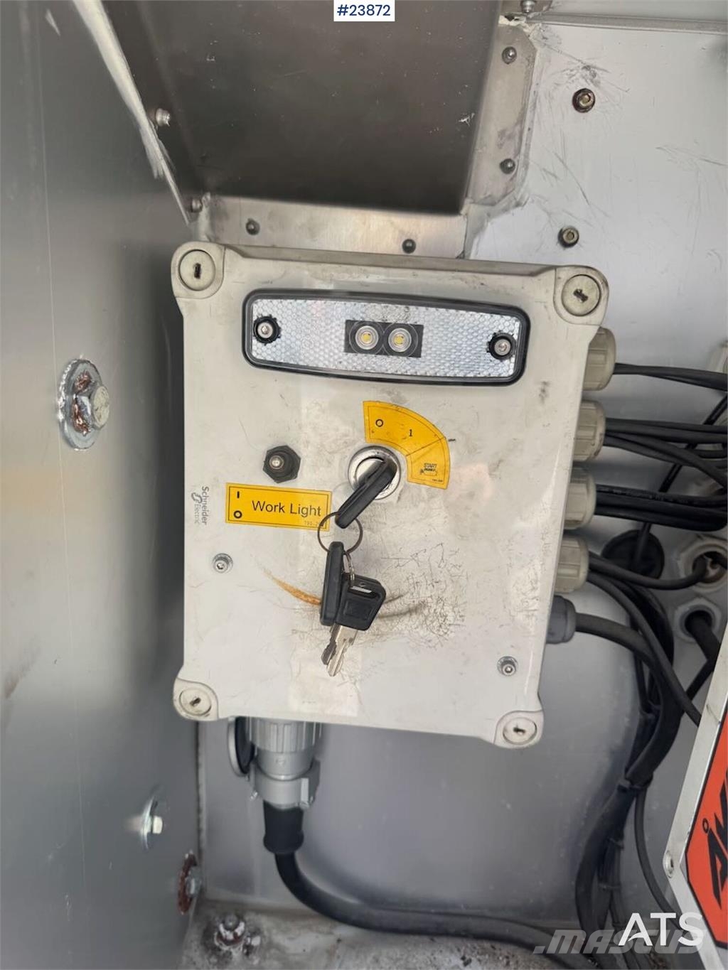 Hammar 140B Sideloader – One Lifting Arm Replaced in 2021 Otros componentes
