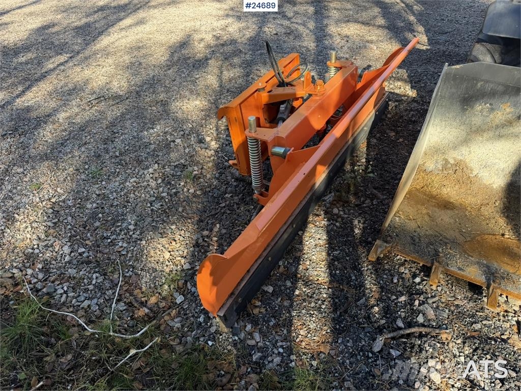 Heracles H280 Wheel Loader w/Snow Plow, Bucket and Pallet F Wheel loaders