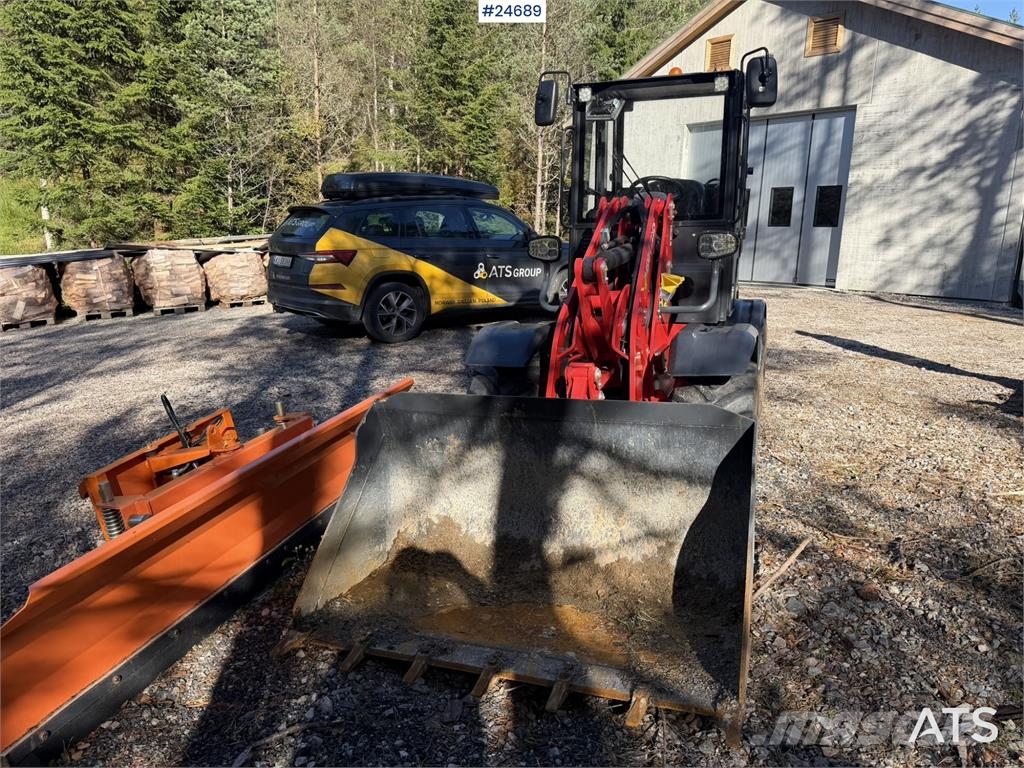 Heracles H280 Wheel Loader w/Snow Plow, Bucket and Pallet F Wheel loaders