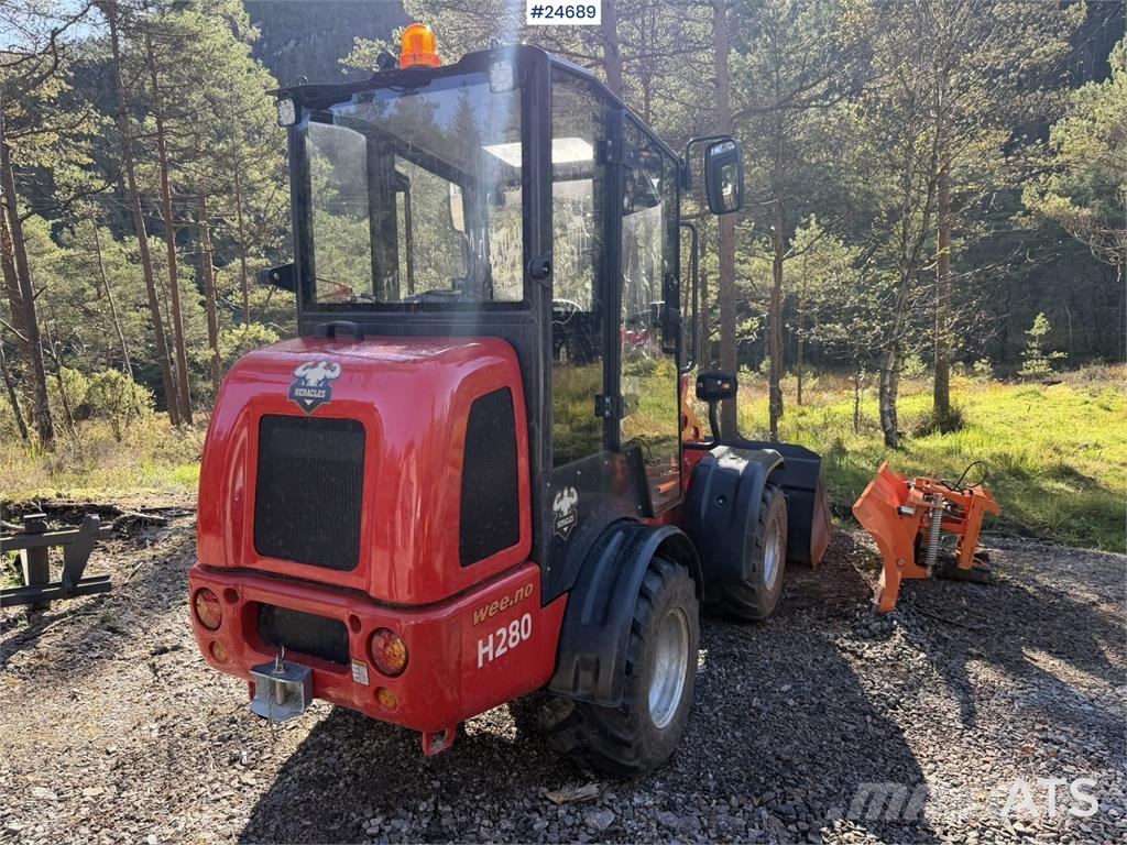 Heracles H280 Wheel Loader w/Snow Plow, Bucket and Pallet F Wheel loaders