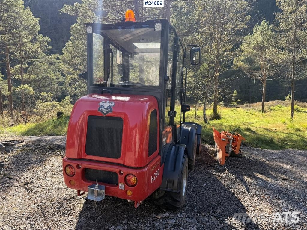 Heracles H280 Wheel Loader w/Snow Plow, Bucket and Pallet F Wheel loaders