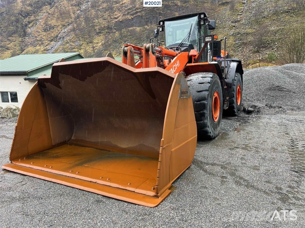 Hitachi zw370-6 Wheel loader w/ scale, printer and bucket Gumikerekes homlokrakodók