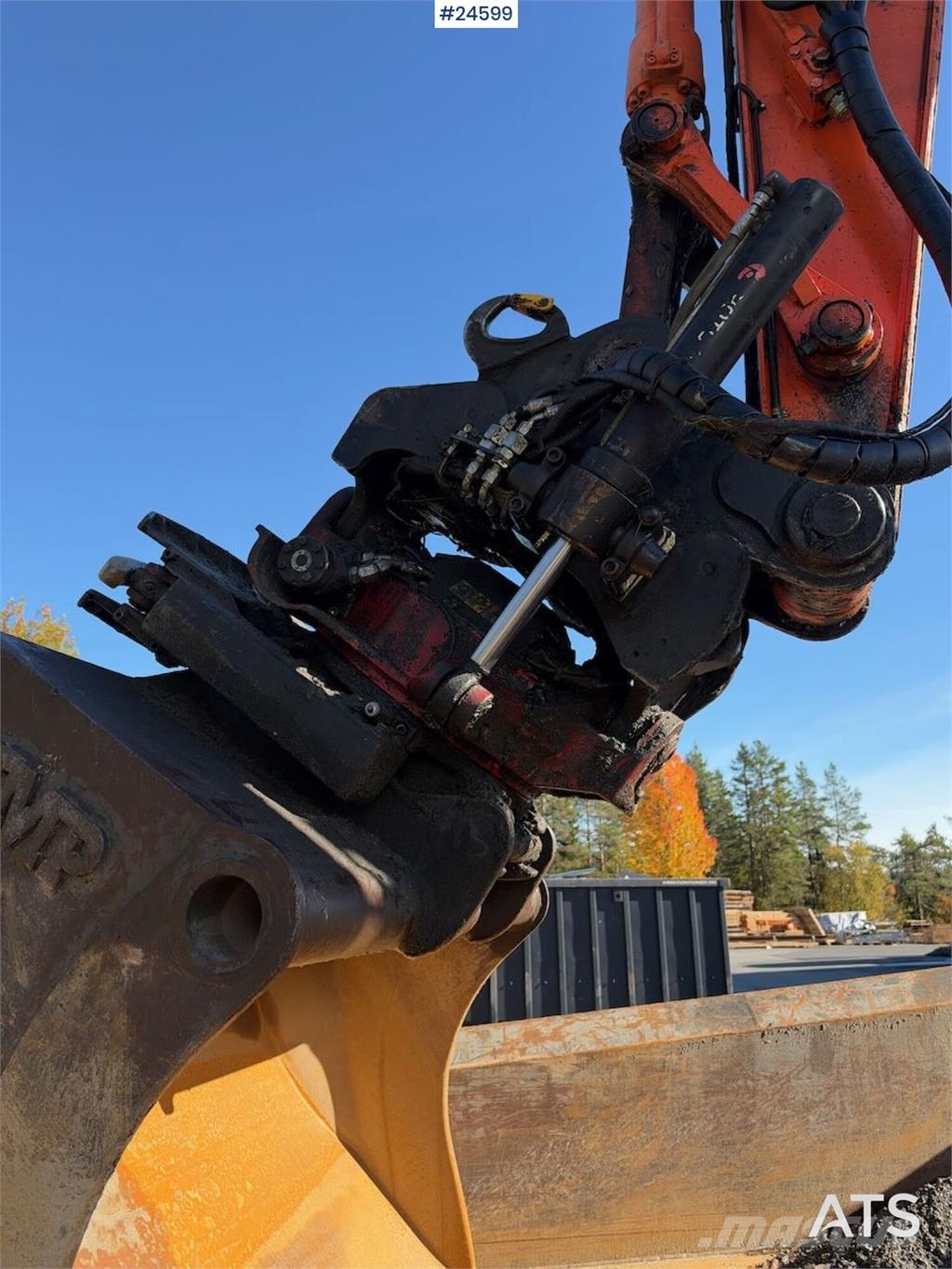 Hitachi ZX140W-6 Wheeled excavator with tilt, bucket and N Hjulgravere