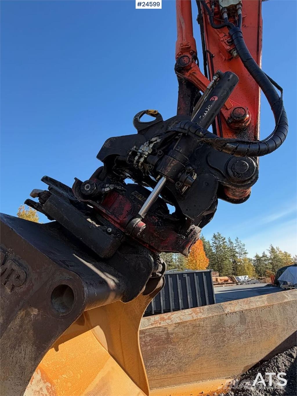 Hitachi ZX140W-6 Wheeled excavator with tilt, bucket and N Hjulgravere