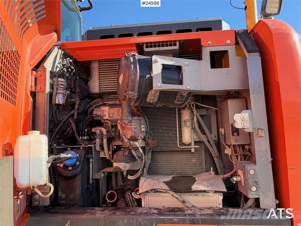 Hitachi ZX140W-6 Wheeled excavator with tilt, bucket and N Hjulgravere