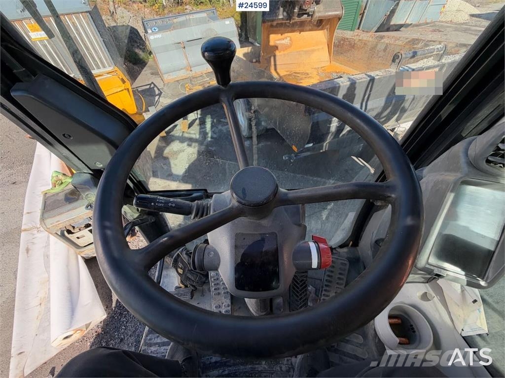 Hitachi ZX140W-6 Wheeled excavator with tilt, bucket and N Hjulgravere