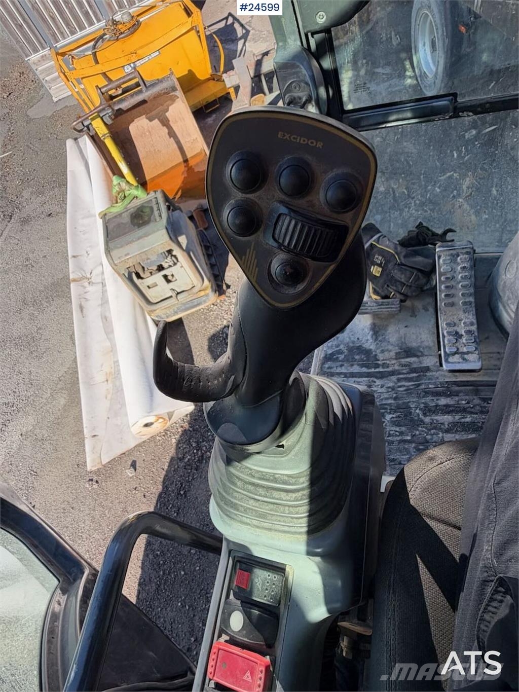 Hitachi ZX140W-6 Wheeled excavator with tilt, bucket and N Hjulgravere