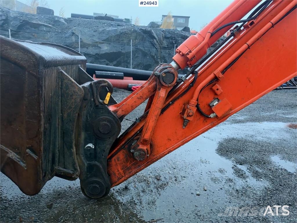 Hitachi ZX210LC-3 Tracked excavator – 6,060 hours Raupenbagger