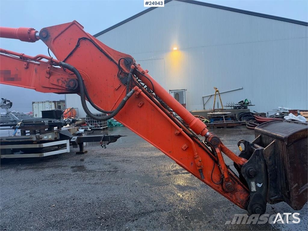 Hitachi ZX210LC-3 Tracked excavator – 6,060 hours Raupenbagger