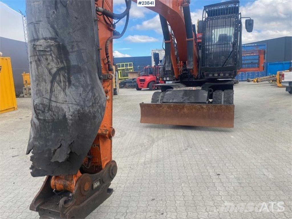 Hitachi ZX220W-7 wheel excavator Wielgraafmachines