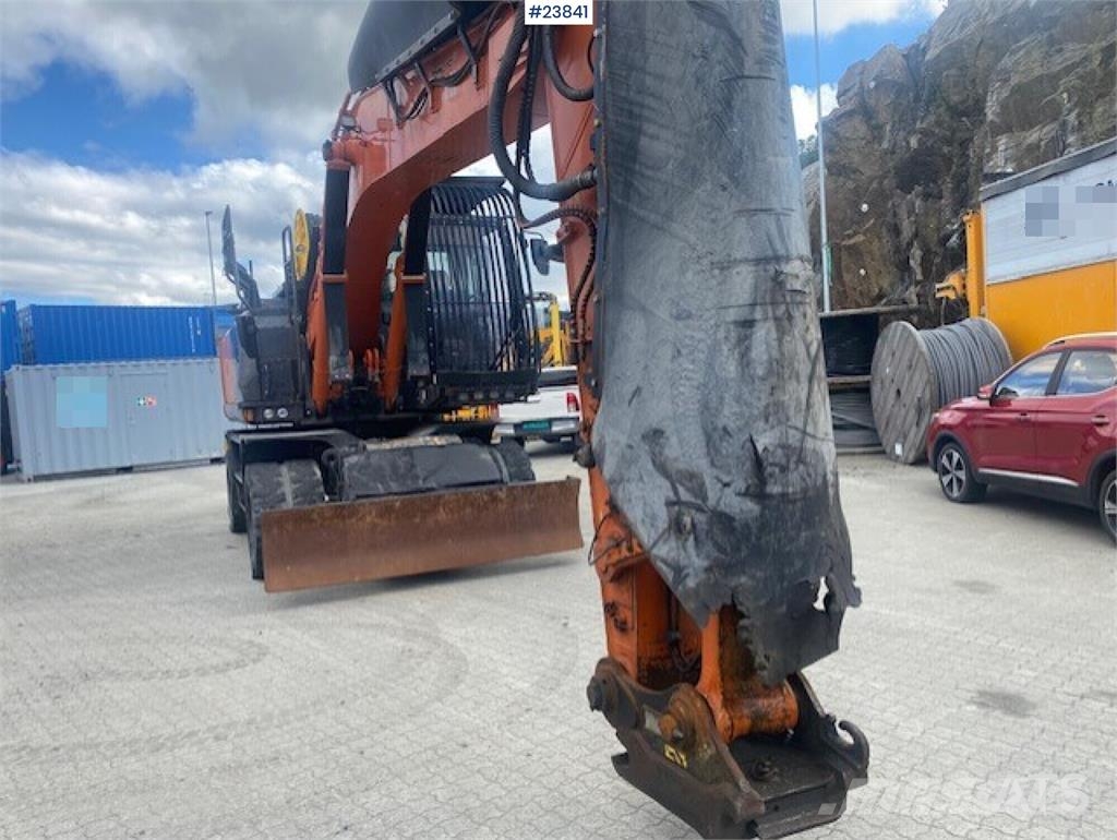 Hitachi ZX220W-7 wheel excavator Wielgraafmachines