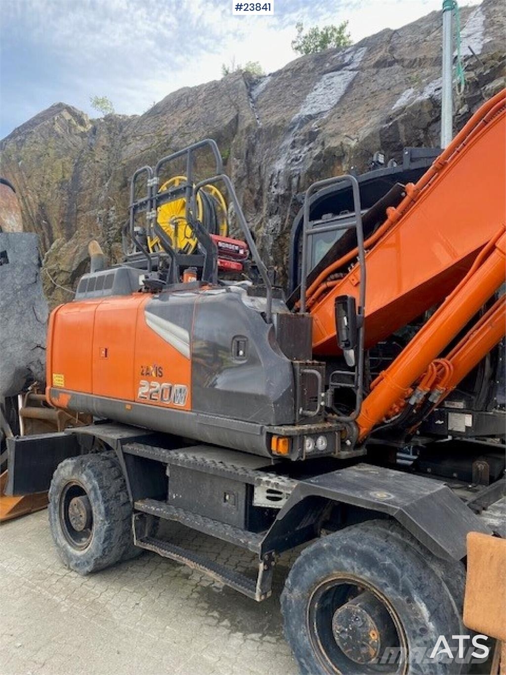Hitachi ZX220W-7 wheel excavator Wielgraafmachines