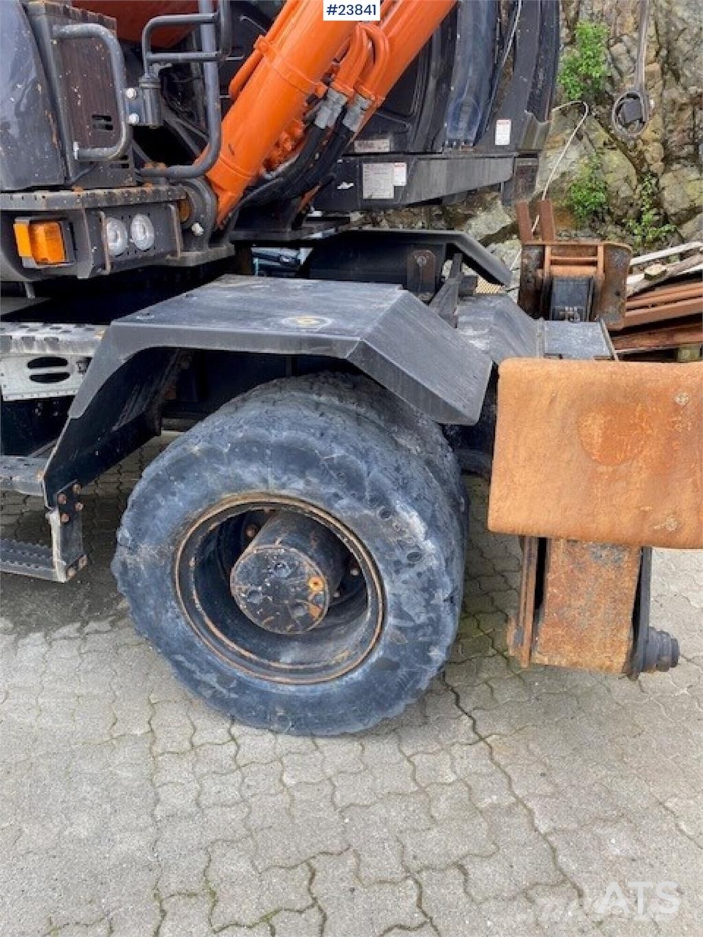 Hitachi ZX220W-7 wheel excavator Wielgraafmachines