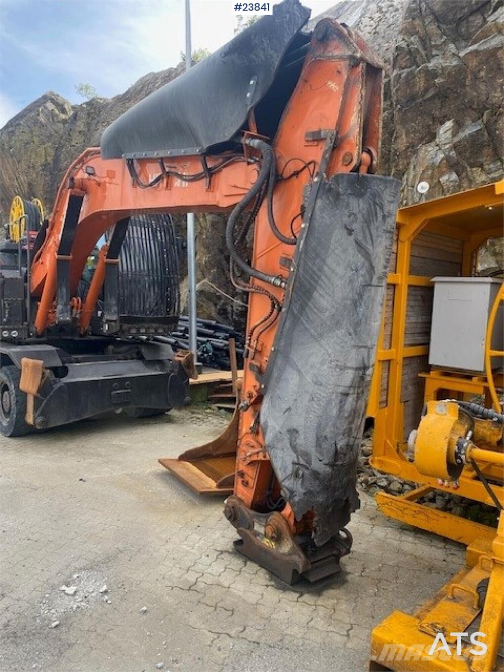 Hitachi ZX220W-7 wheel excavator Wielgraafmachines
