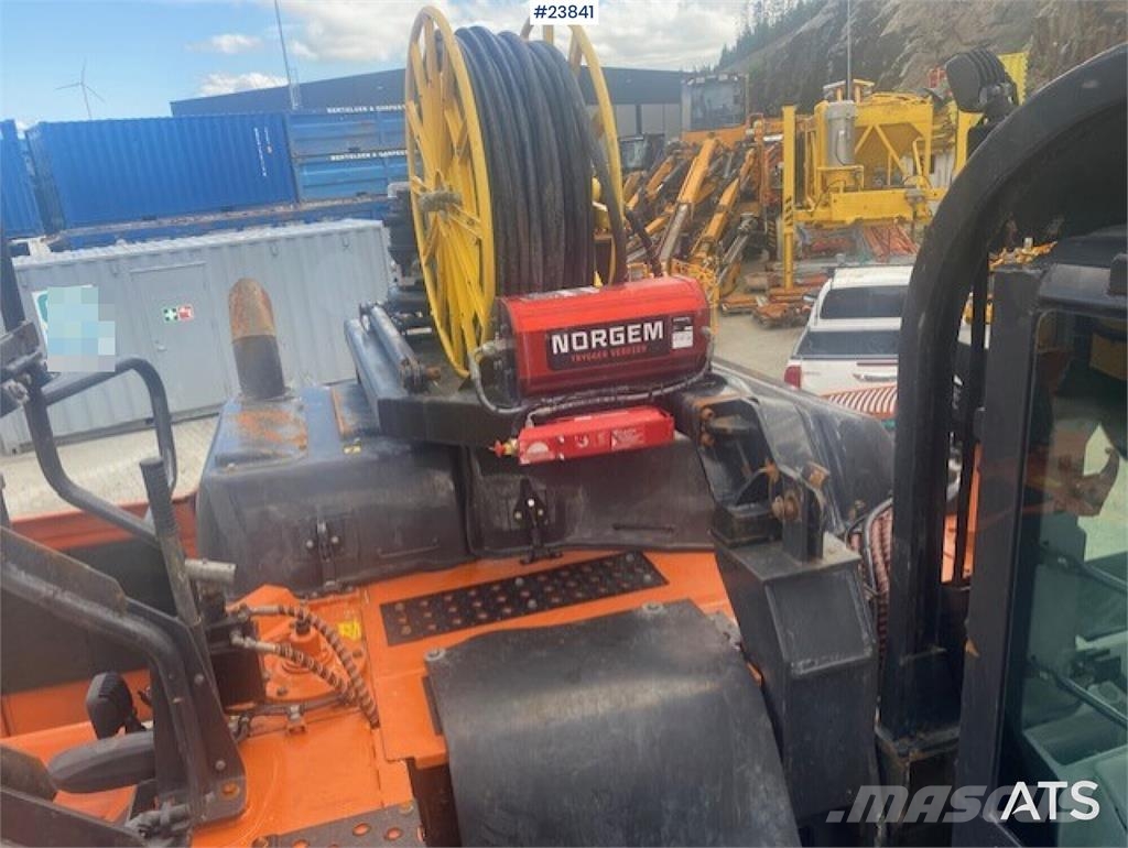Hitachi ZX220W-7 wheel excavator Wielgraafmachines
