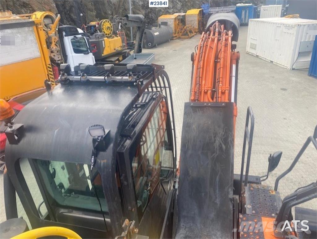 Hitachi ZX220W-7 wheel excavator Wielgraafmachines