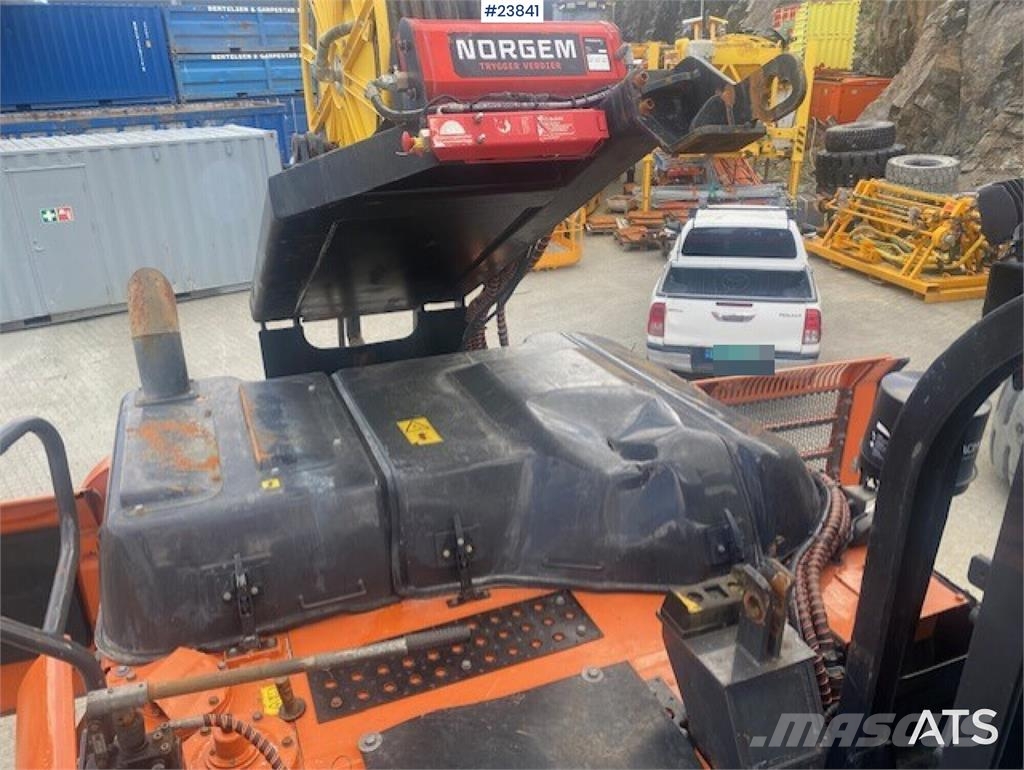 Hitachi ZX220W-7 wheel excavator Wielgraafmachines