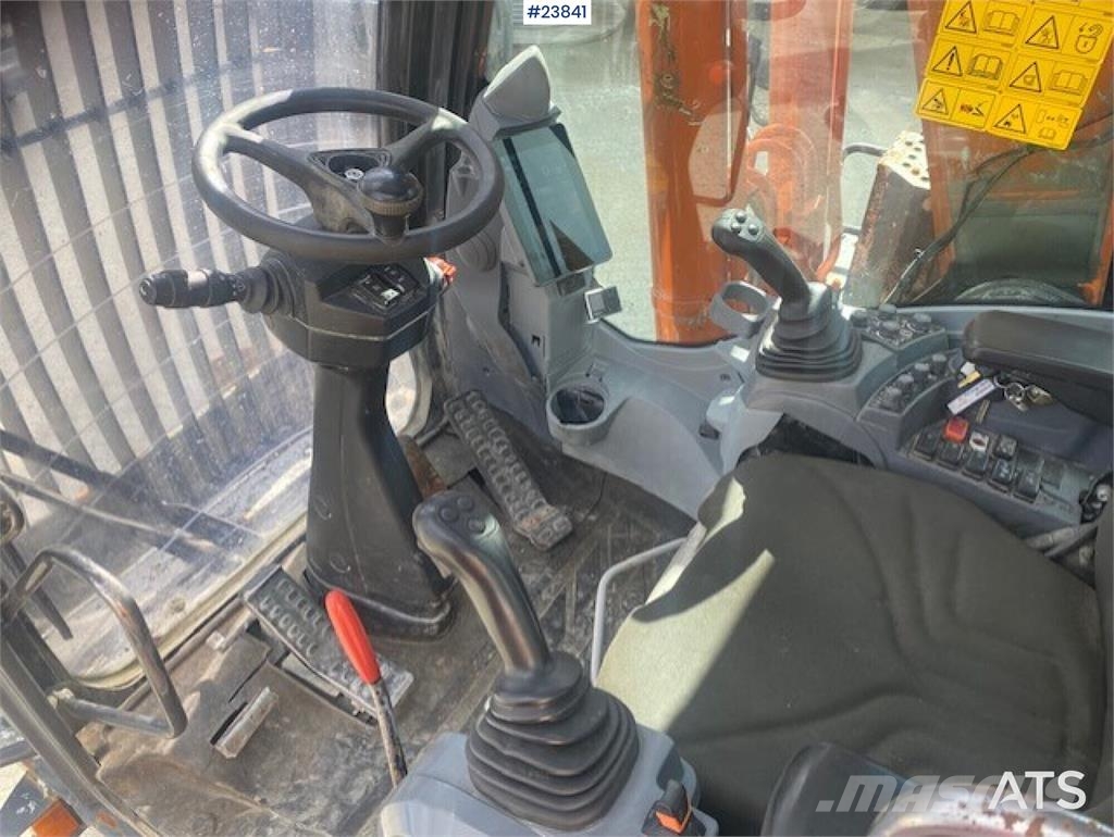 Hitachi ZX220W-7 wheel excavator Wielgraafmachines