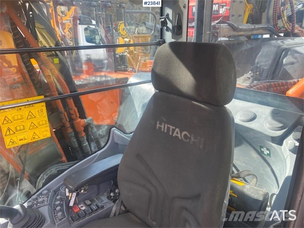 Hitachi ZX220W-7 wheel excavator Wielgraafmachines