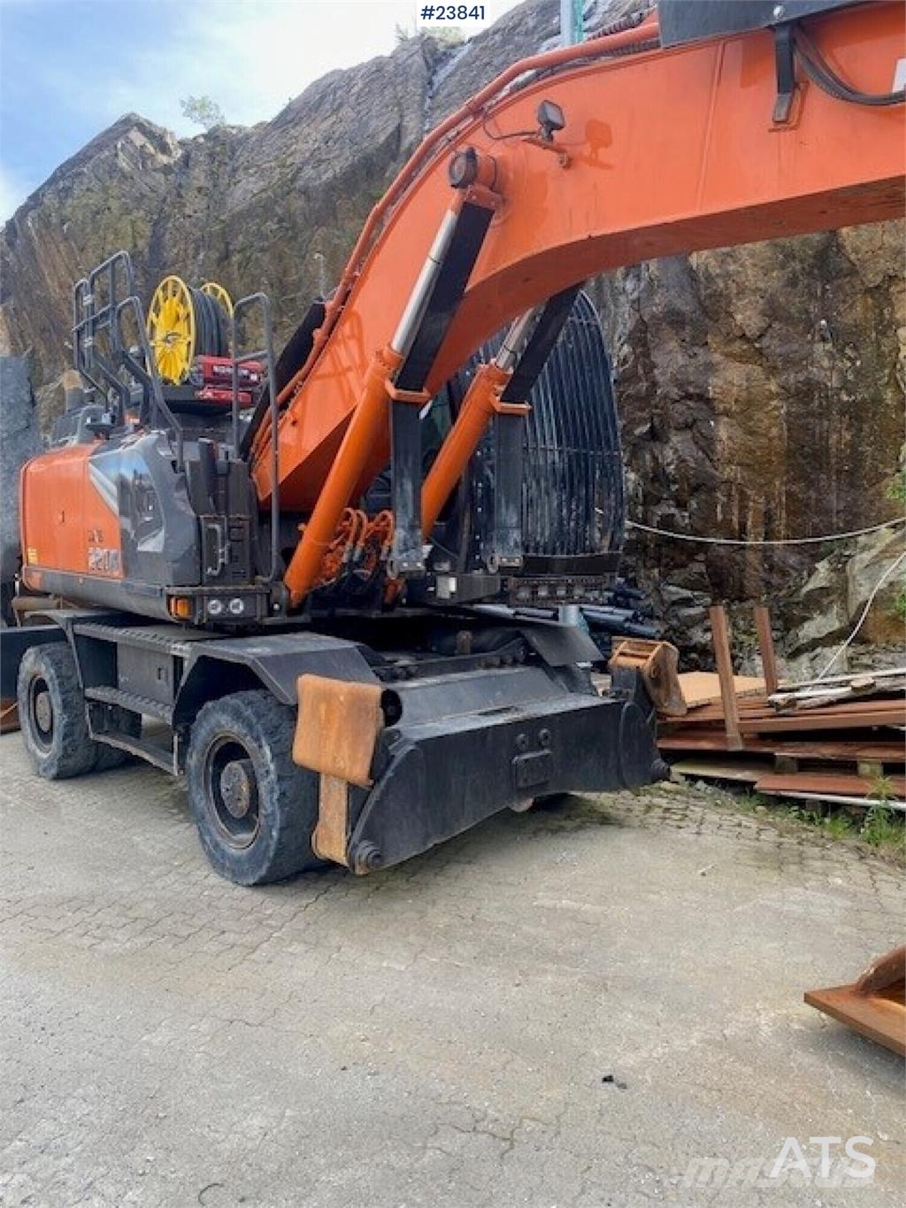 Hitachi ZX220W-7 wheel excavator Wielgraafmachines