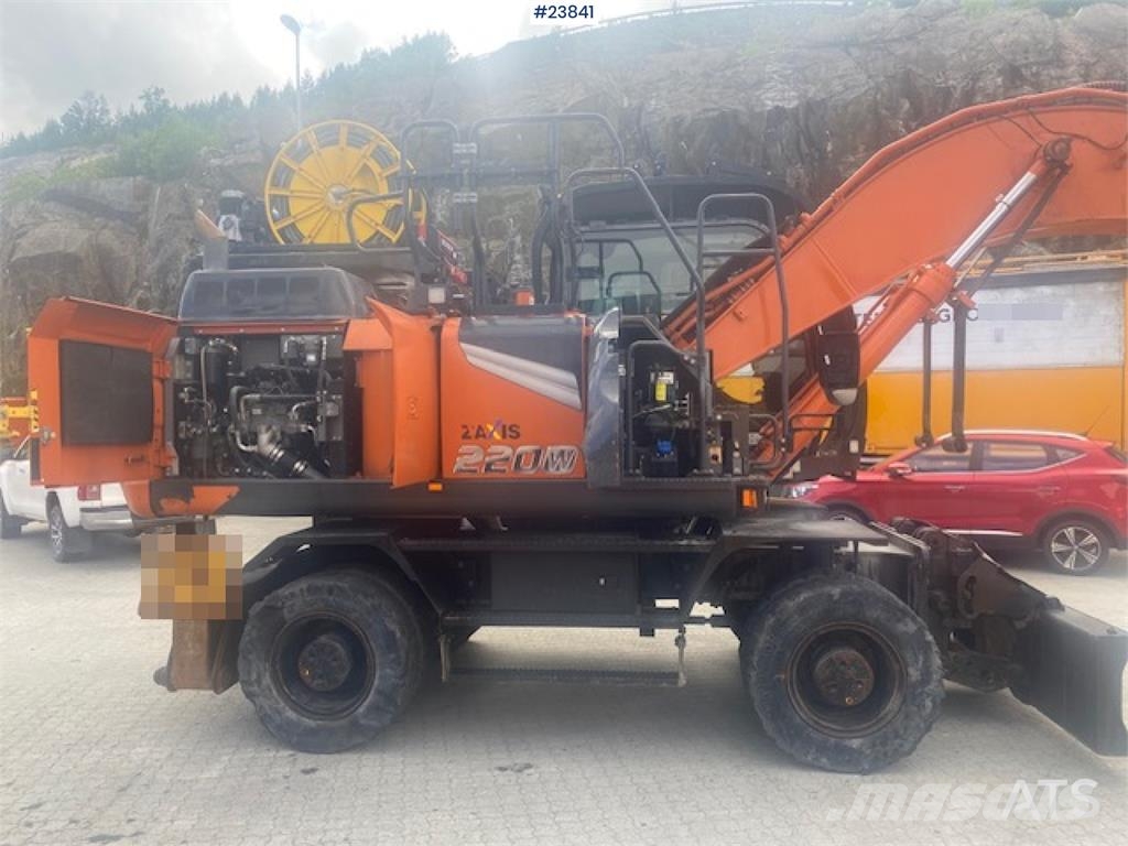 Hitachi ZX220W-7 wheel excavator Wielgraafmachines