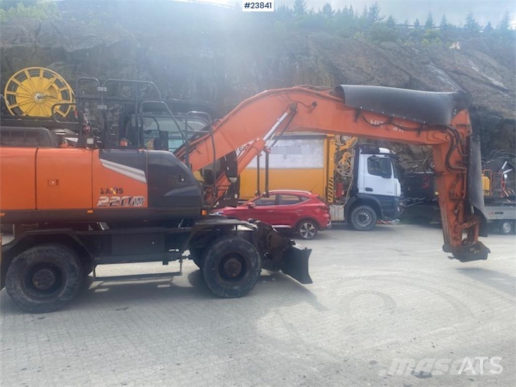 Hitachi ZX220W-7 wheel excavator Wielgraafmachines