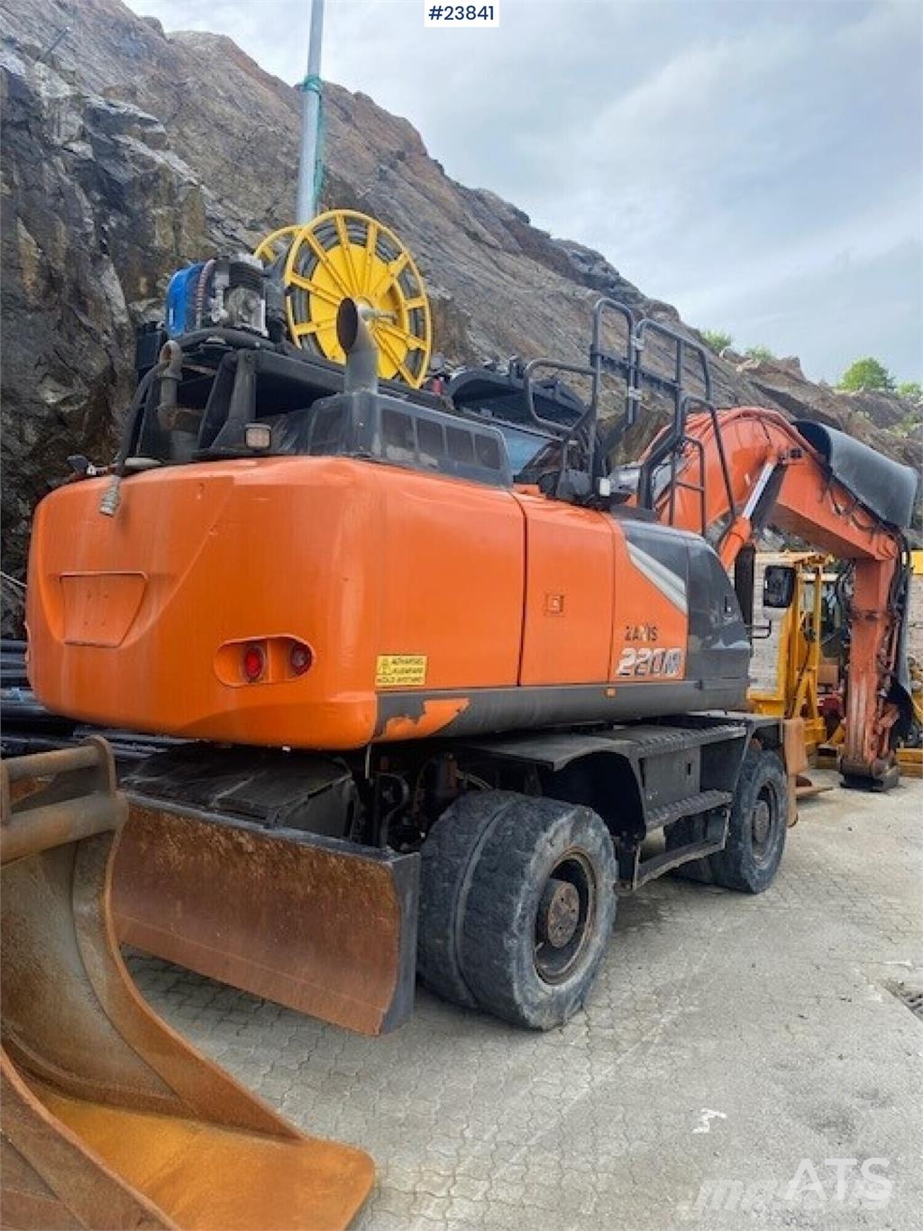Hitachi ZX220W-7 wheel excavator Wielgraafmachines