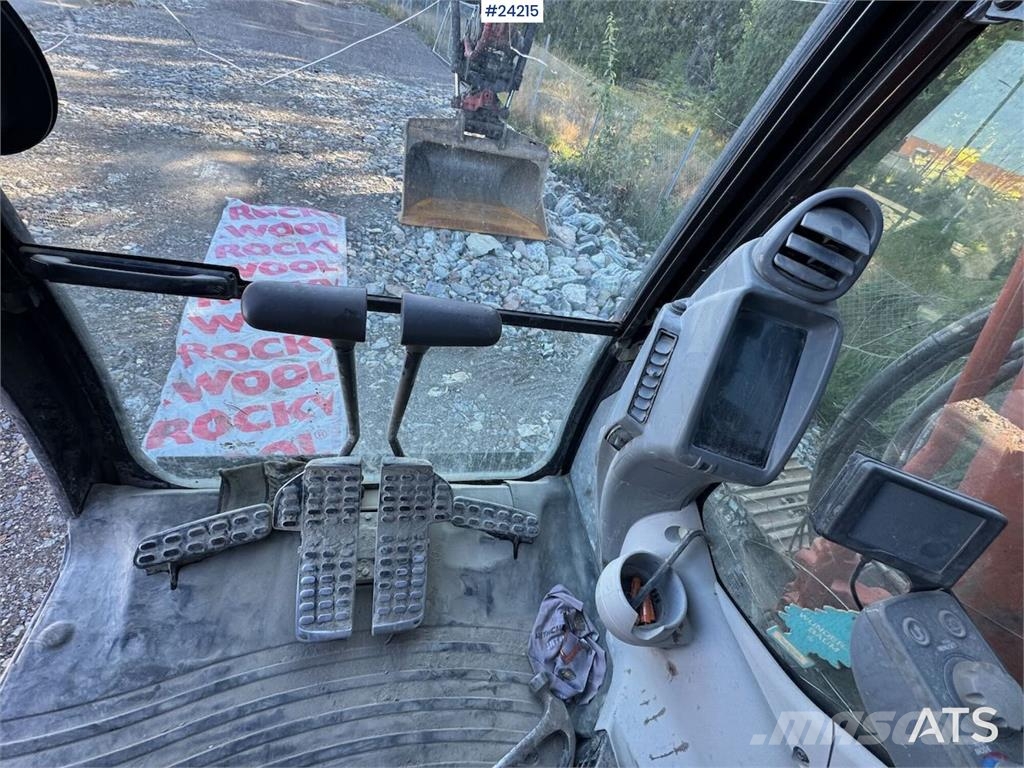 Hitachi ZX225 Excavator with Tilt and 2 Buckets Beltegraver