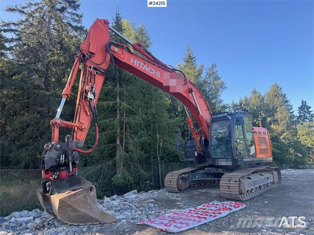 Hitachi ZX225 Excavator with Tilt and 2 Buckets Beltegraver