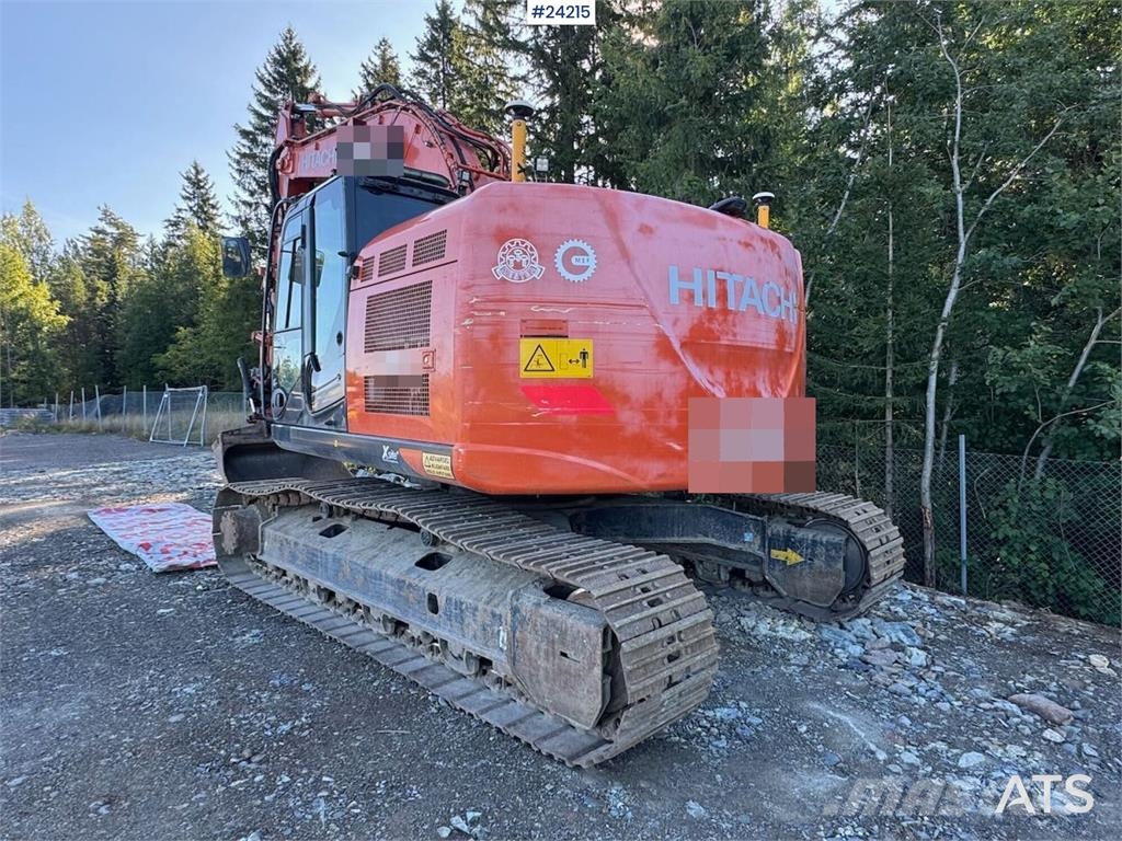 Hitachi ZX225 Excavator with Tilt and 2 Buckets Beltegraver