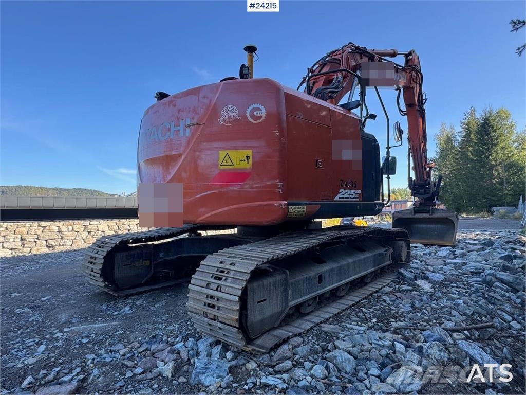 Hitachi ZX225 Excavator with Tilt and 2 Buckets Beltegraver