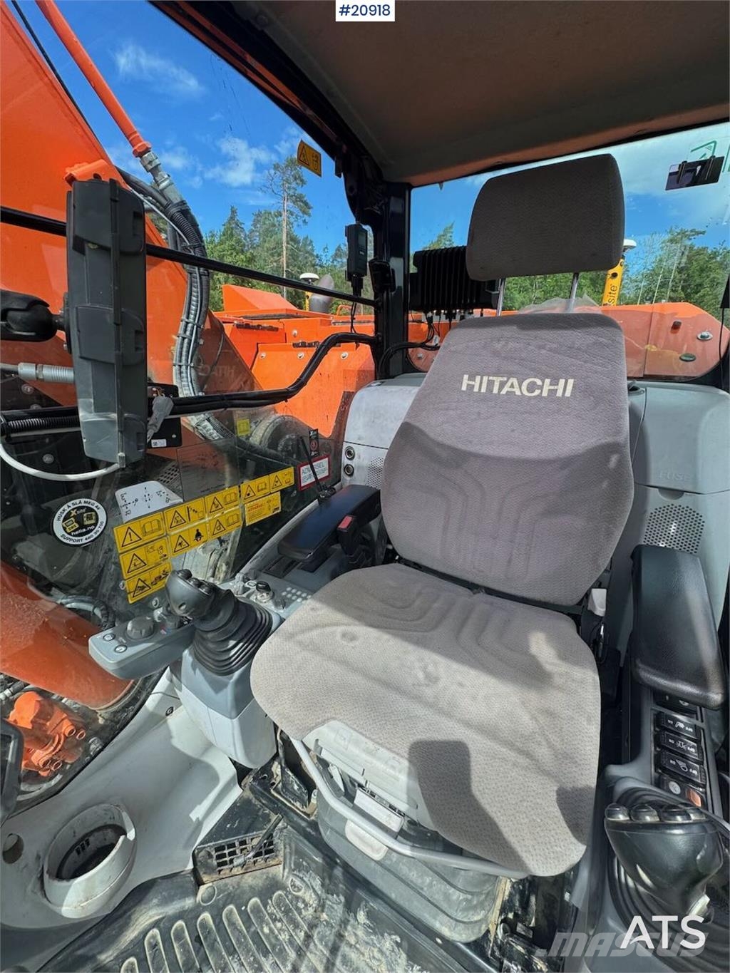Hitachi ZX225 USR LC-6 Tracked Excavator w/ Rototilt, Grad Crawler excavators