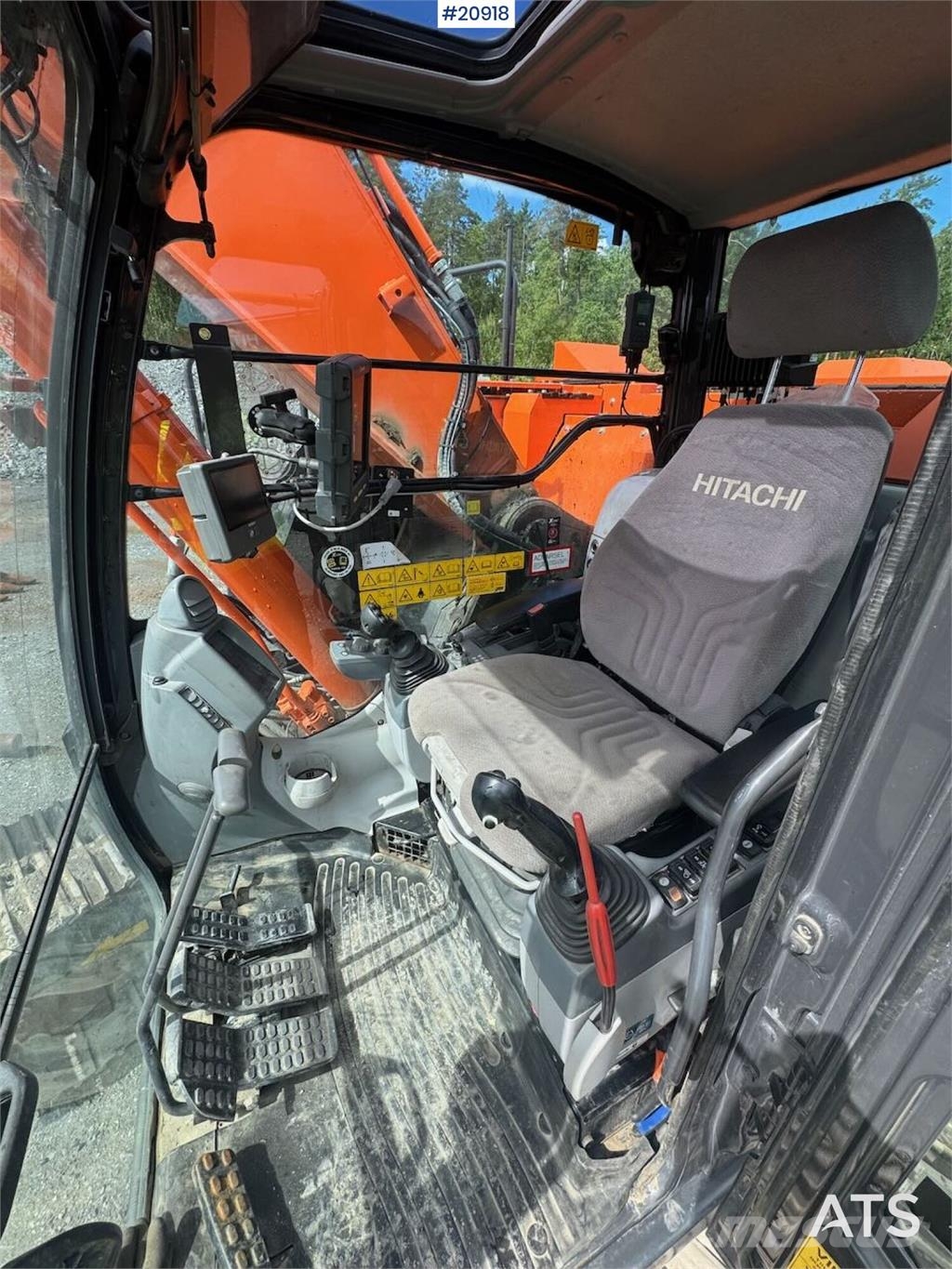 Hitachi ZX225 USR LC-6 Tracked Excavator w/ Rototilt, Grad Crawler excavators