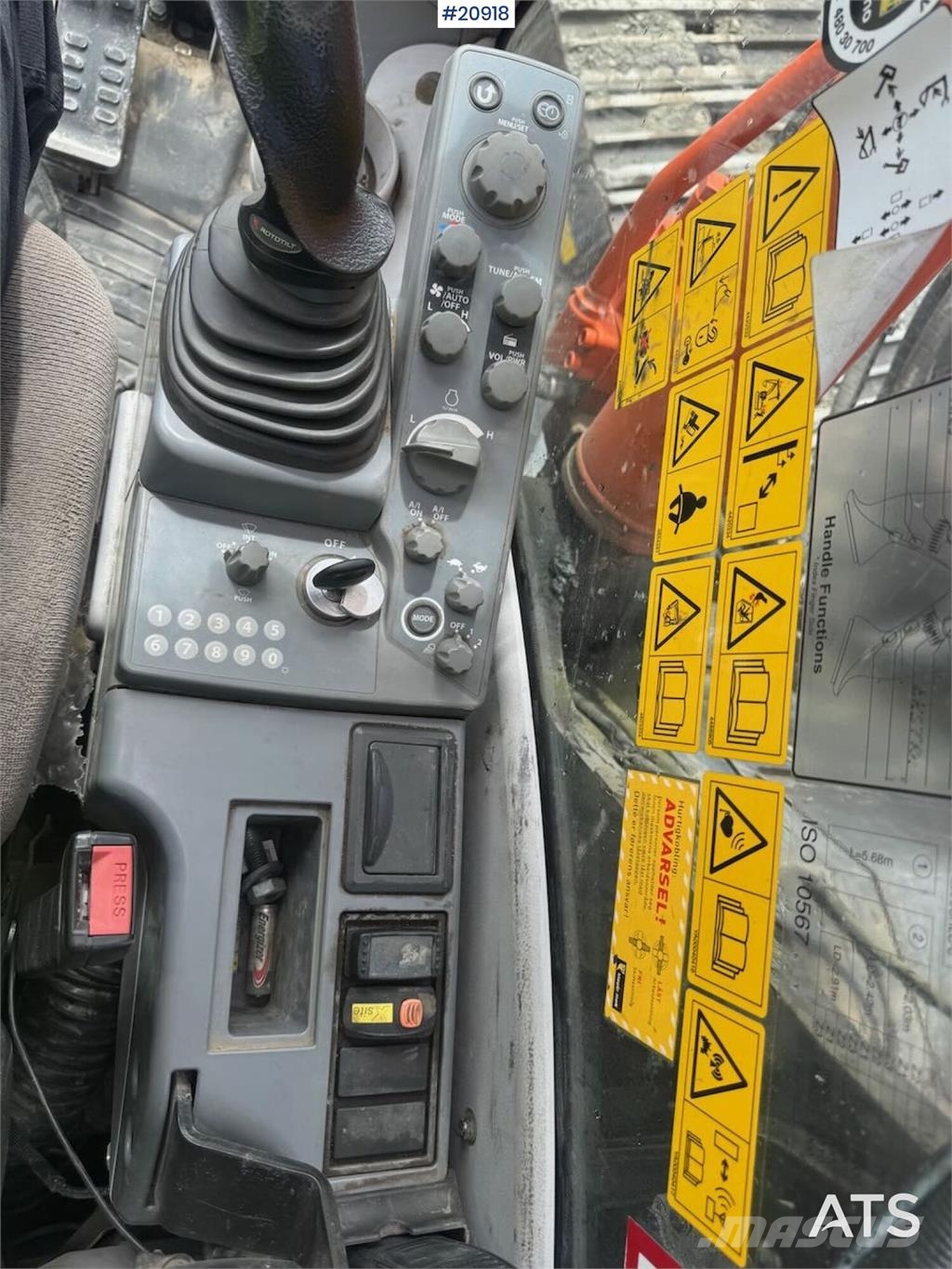 Hitachi ZX225 USR LC-6 Tracked Excavator w/ Rototilt, Grad Crawler excavators