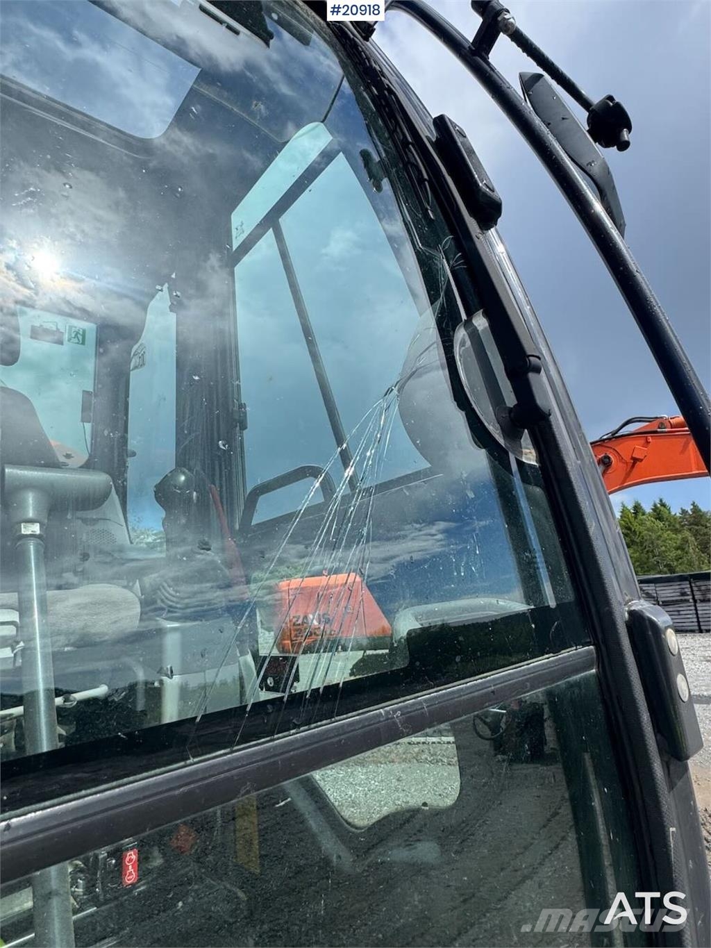 Hitachi ZX225 USR LC-6 Tracked Excavator w/ Rototilt, Grad Crawler excavators