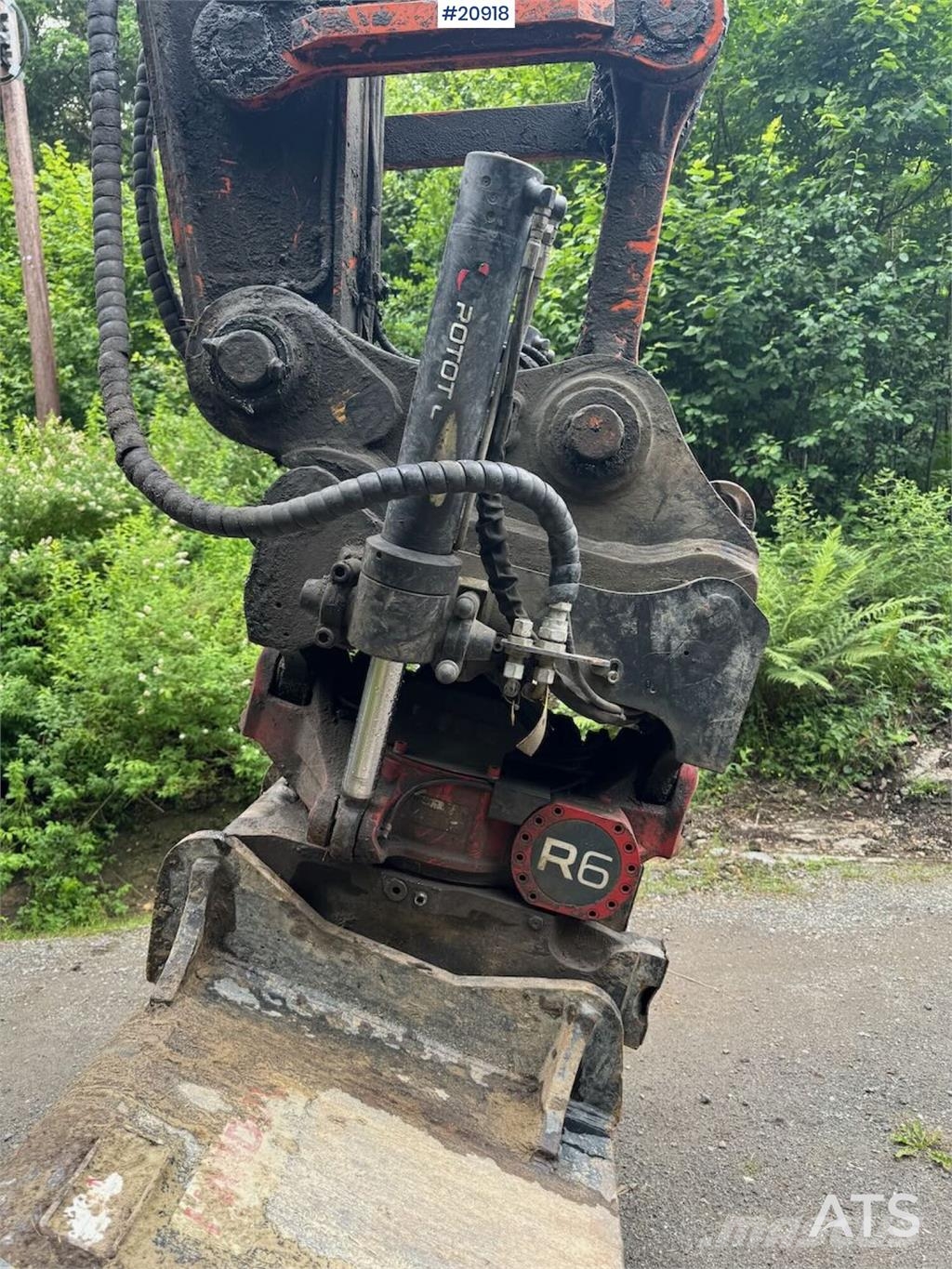 Hitachi ZX225 USR LC-6 Tracked Excavator w/ Rototilt, Grad Crawler excavators