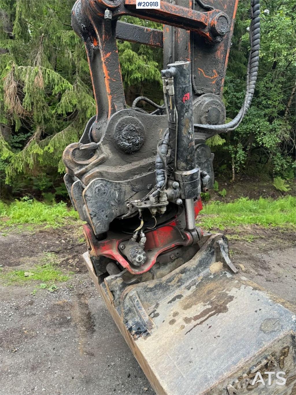 Hitachi ZX225 USR LC-6 Tracked Excavator w/ Rototilt, Grad Crawler excavators